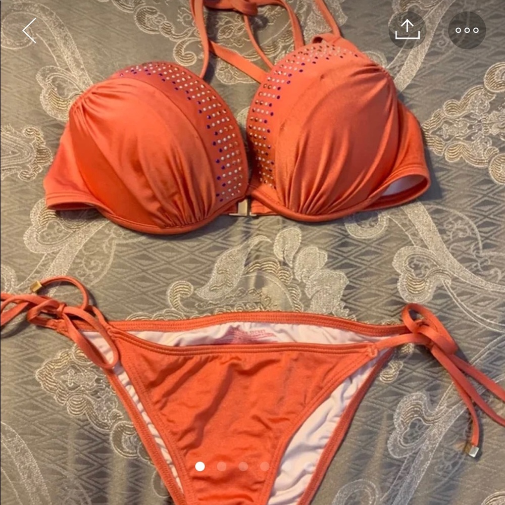 Victoria’s Secret bikini